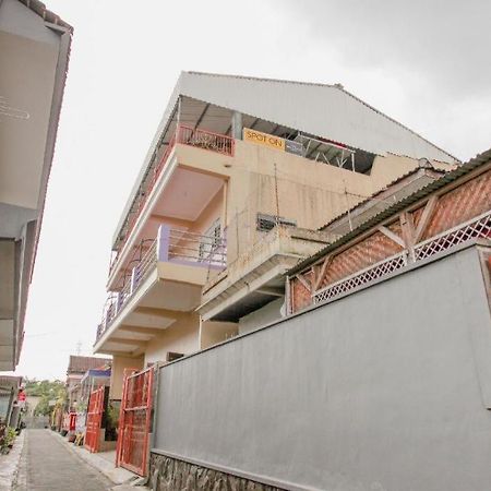 Hotel Spot On 1870 Graha Batu Mulia Zewnętrze zdjęcie