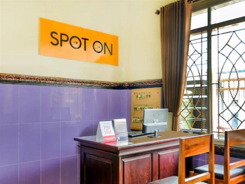 Hotel Spot On 1870 Graha Batu Mulia Zewnętrze zdjęcie